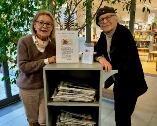 Gedicht des Monats zum Mitnehmen auf Zeitungsstand